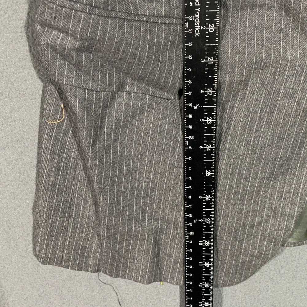 VTG Famous Barr Men's 42R Gray Pinstripe Virgin Wool Blazer Business Suit Jacket